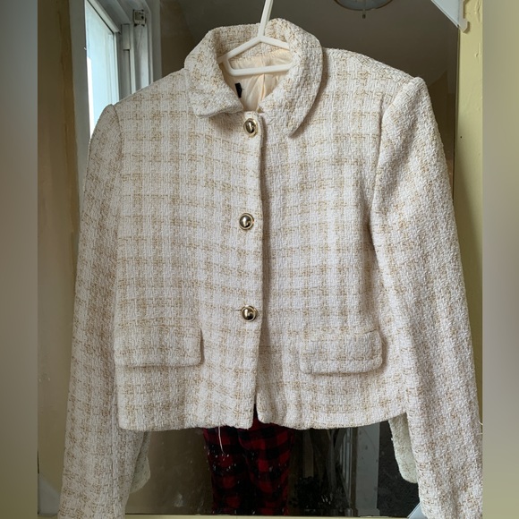 Is brand new I just wore it once for a important event - Picture 3 of 4